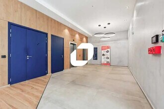 Office in Villejuif to rent Interior Photo- Image 2 of 12