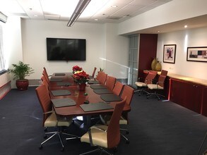 4601 Wilshire Blvd, Los Angeles, CA to rent Interior Photo- Image 2 of 5