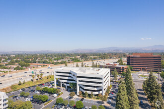 725 W Town And Country Rd, Orange, CA - aerial  map view