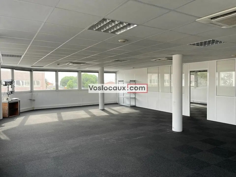 Location Bureaux 100 m² à 300 m² - Photo 1