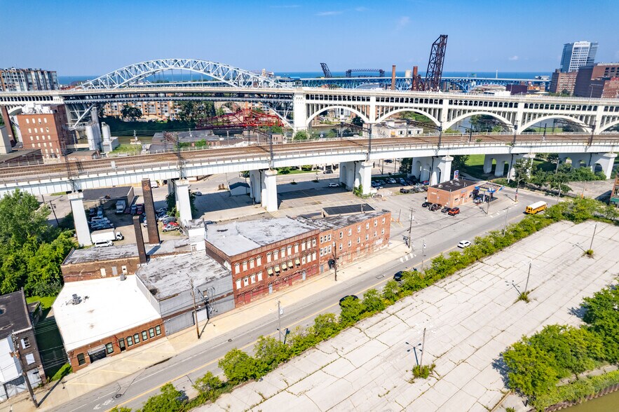 1720 Columbus Rd, Cleveland, OH for sale - Building Photo - Image 1 of 1