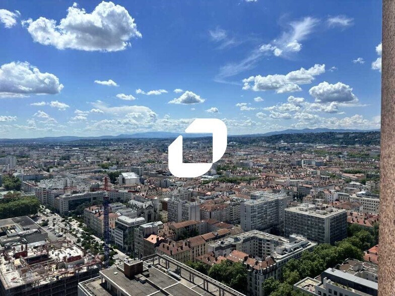 Office in Lyon to rent - Aerial - Image 2 of 17