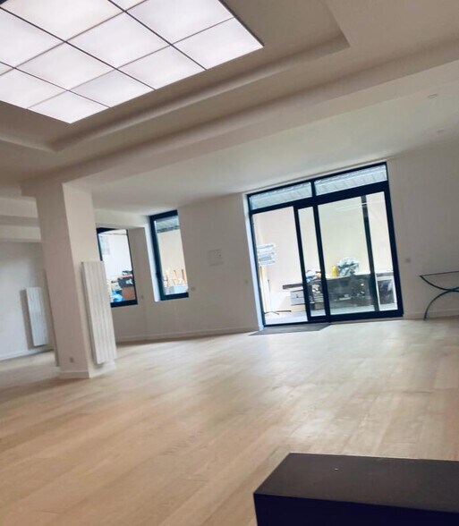 Office in Montreuil for sale - Interior Photo - Image 3 of 12