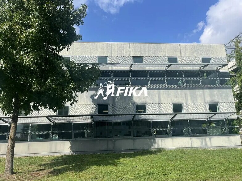 Office in Mérignac to rent - Building Photo - Image 2 of 5