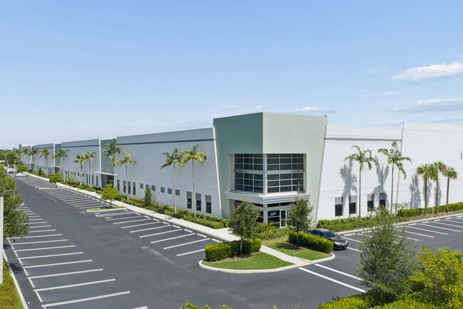 More details for 600 Hillsboro Technology Dr, Deerfield Beach, FL - Industrial to Rent