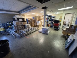 25 Ensign Way, Southampton to rent Interior Photo- Image 2 of 5