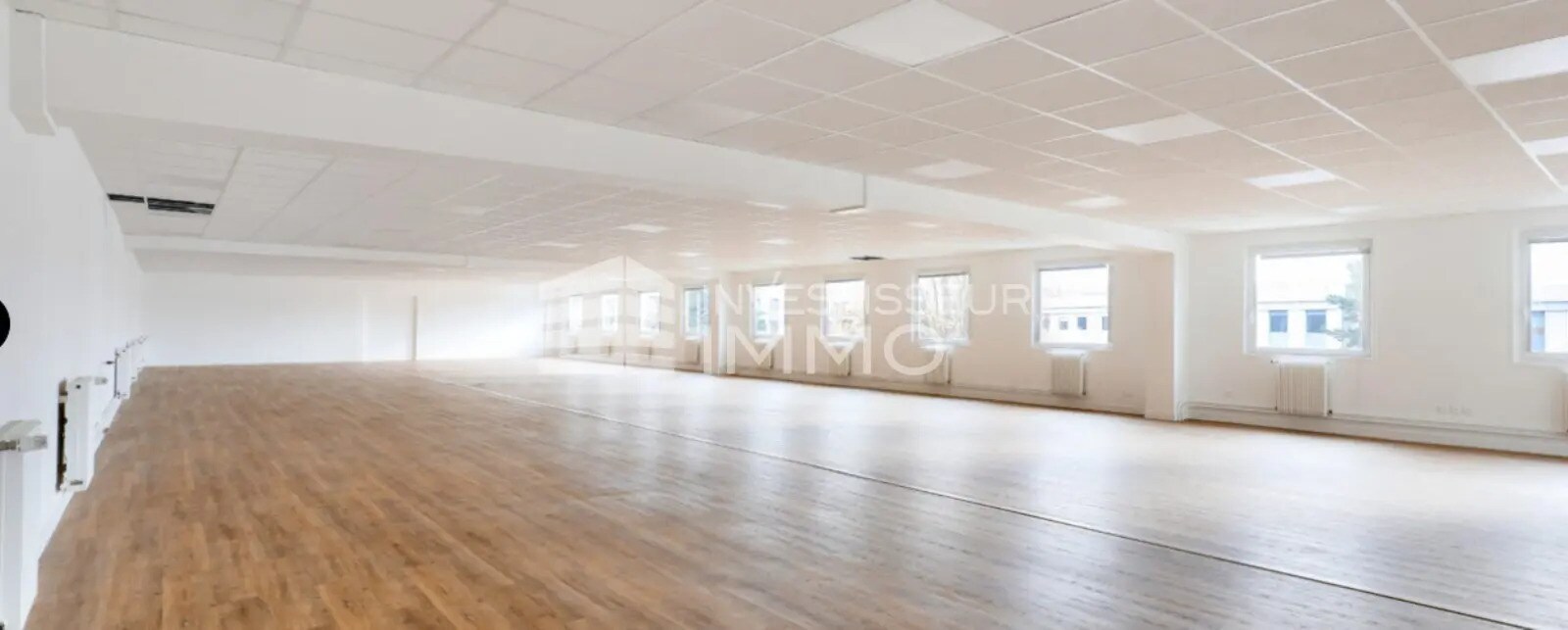 Light Industrial in Gennevilliers to rent Interior Photo- Image 1 of 7
