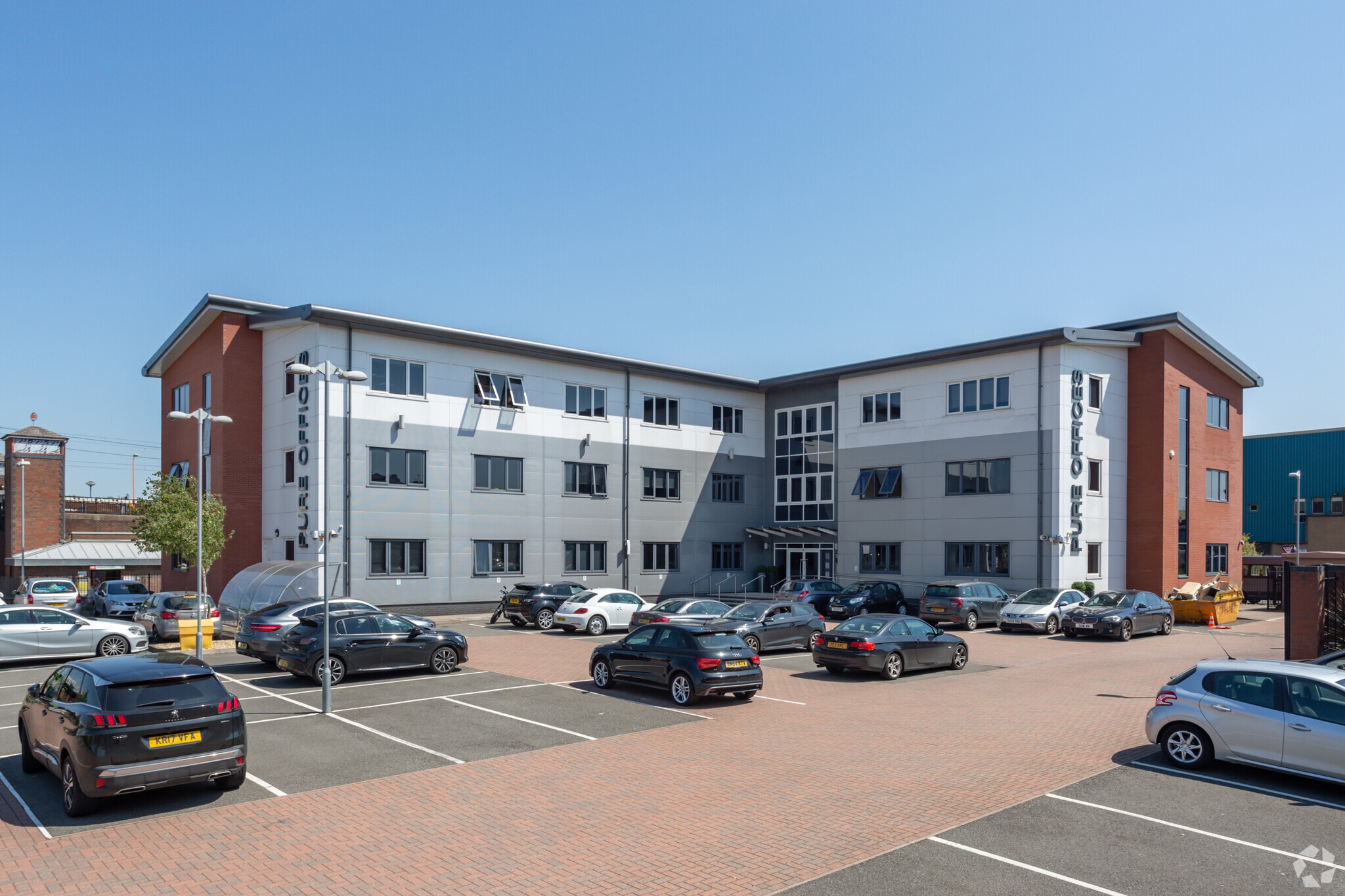 422 Broadwell Rd, Oldbury for sale Primary Photo- Image 1 of 1