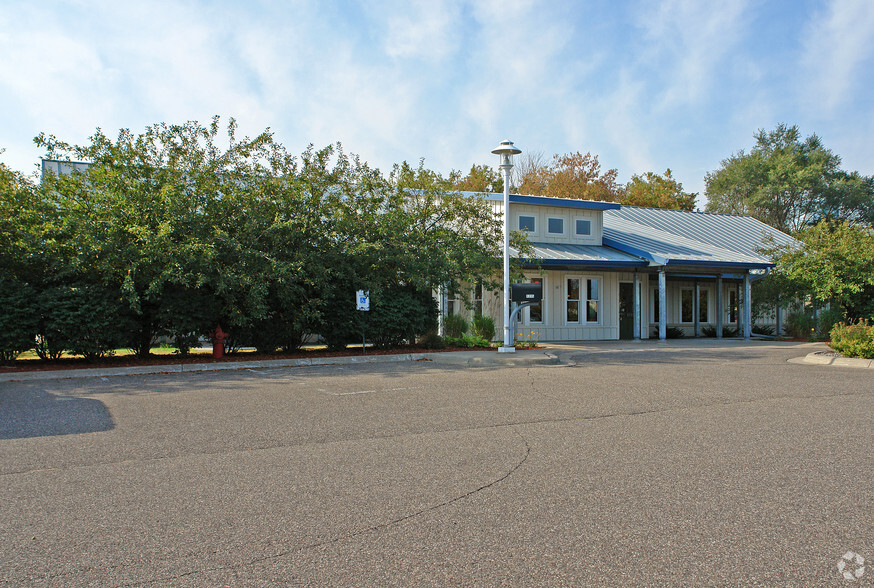 1395 Curve Crest Blvd, Stillwater, MN for sale - Primary Photo - Image 1 of 1