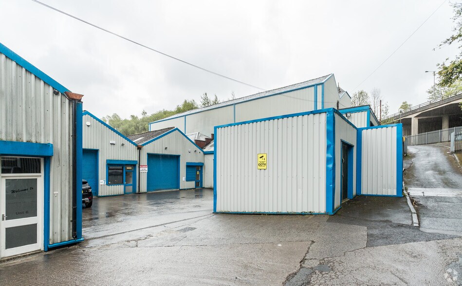 Burnden Rd, Bolton to rent - Building Photo - Image 3 of 7