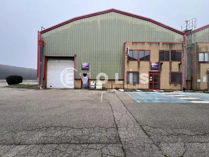 Light Industrial in Vénissieux to rent Building Photo- Image 1 of 10