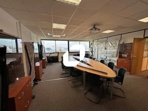 2 Rue Charles Edouard Jeanneret, Poissy to rent Interior Photo- Image 1 of 6