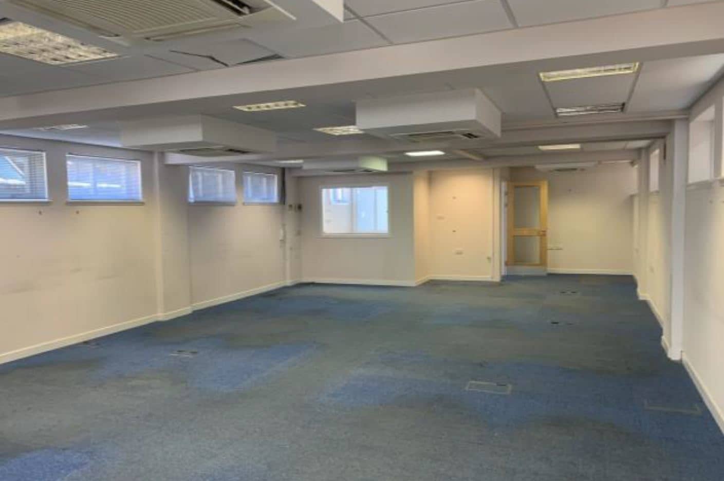 4 Justice Mill Ln, Aberdeen to rent Interior Photo- Image 1 of 2