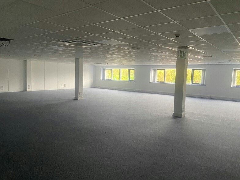 Follingsby Close, Gateshead to rent - Building Photo - Image 3 of 13