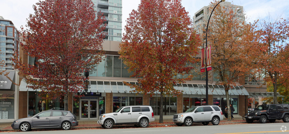 1567-1577 Lonsdale Ave, North Vancouver, BC for rent - Building Photo - Image 2 of 5