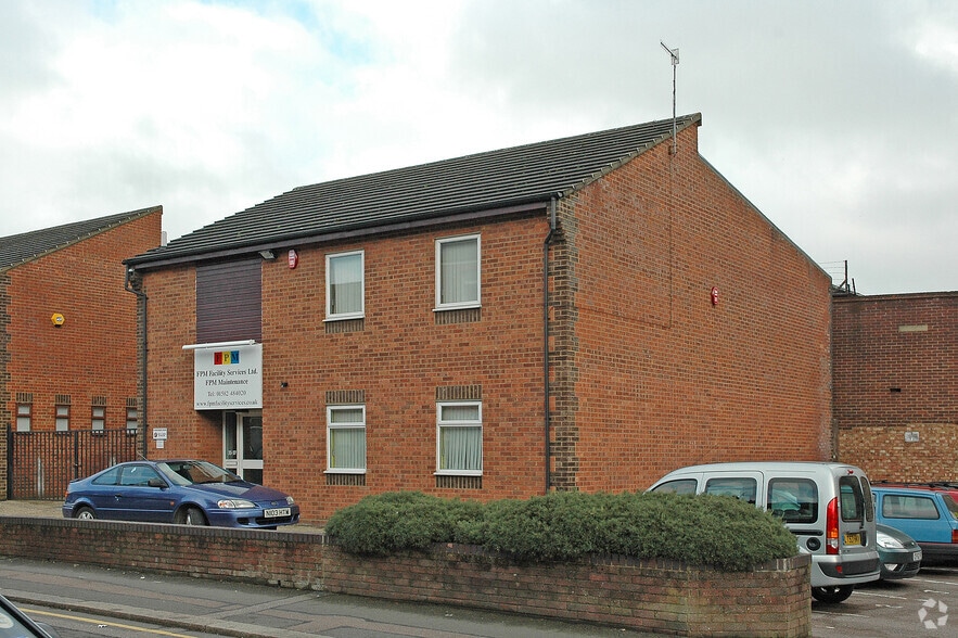 35-37 Hastings St, Luton for sale - Building Photo - Image 2 of 2