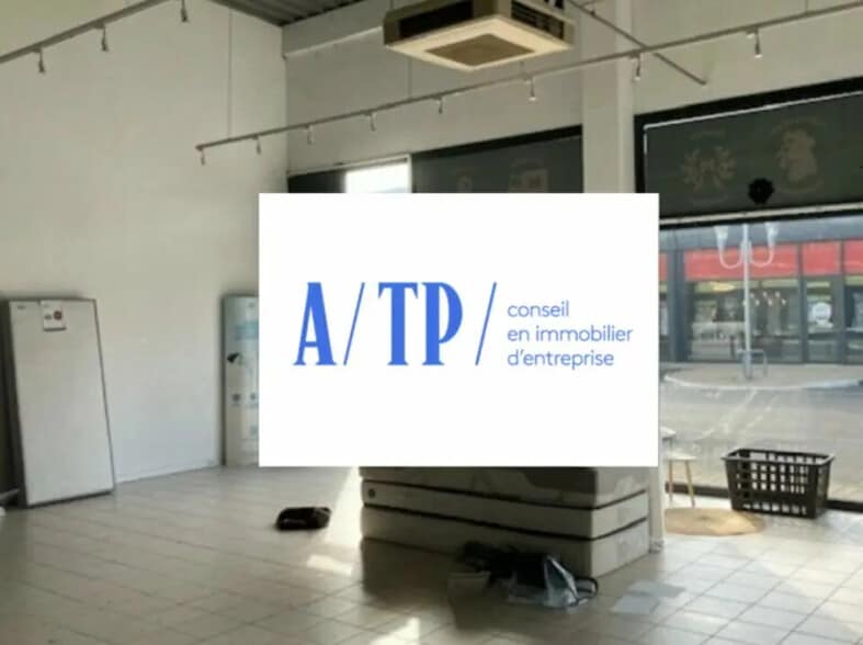 Retail in Mérignac to rent - Building Photo - Image 3 of 3