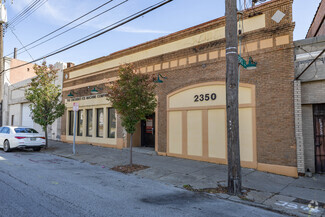 Flex Warehouse with Parking | Near Downtown - Commercial Property