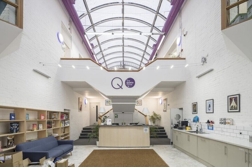 6 Blundell St, London for sale - Interior Photo - Image 1 of 1