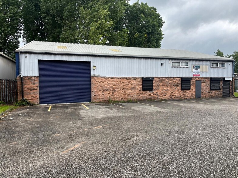 Conway St, Stockport to rent - Building Photo - Image 1 of 1