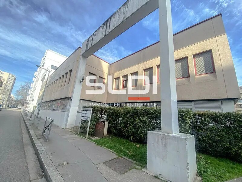 Office in Lyon to rent Building Photo- Image 1 of 6