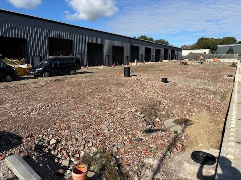 7-10 Knowsley Rd, Rossendale for sale - Building Photo - Image 3 of 6