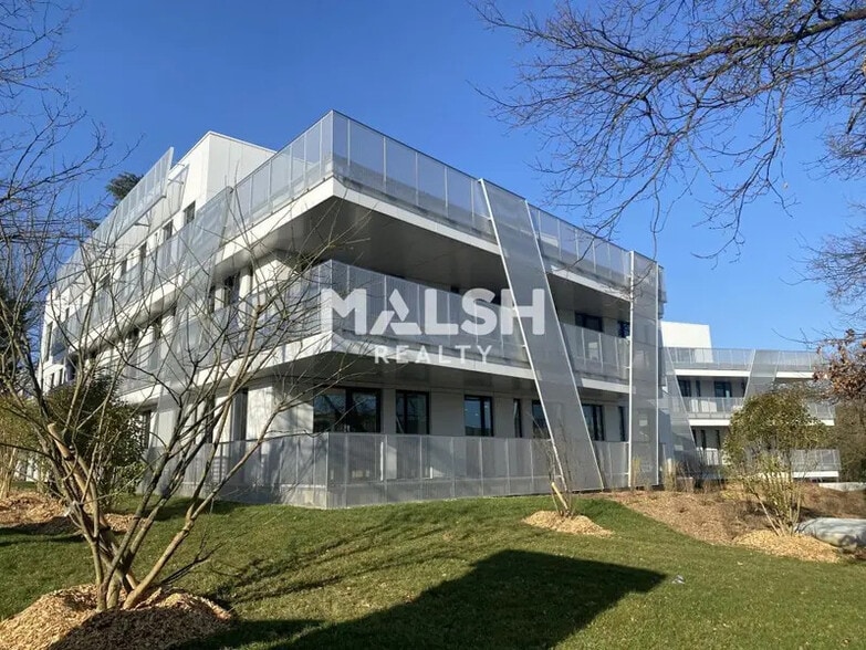 Office in Limonest to rent - Building Photo - Image 2 of 13