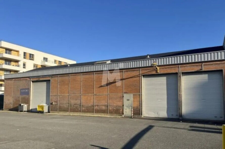 Light Industrial in Massy to rent - Building Photo - Image 2 of 12