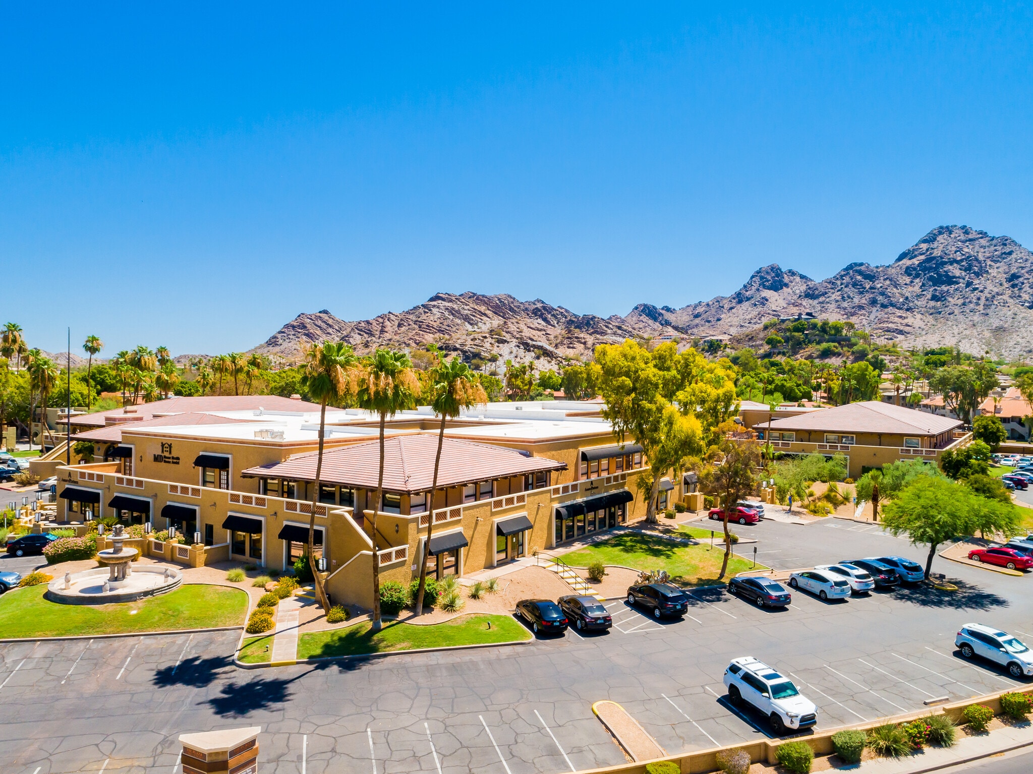 7500 N Dreamy Draw Dr, Phoenix, AZ to rent Building Photo- Image 1 of 4