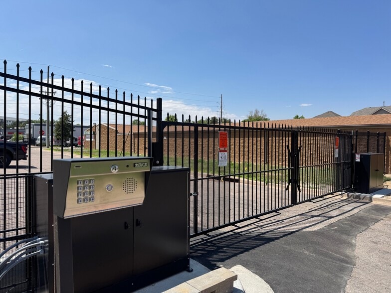 1338 S Valentia St, Denver, CO to rent - Building Photo - Image 2 of 11