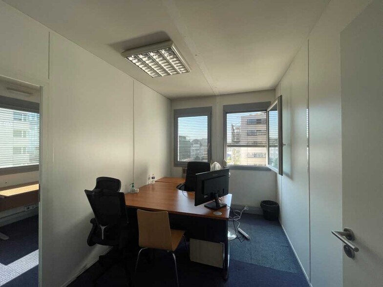 Office in Lyon to rent - Interior Photo - Image 2 of 6