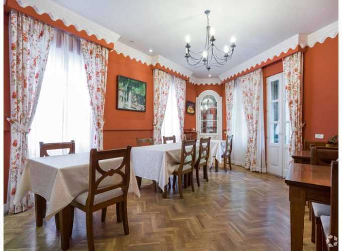 Hospitality in San Lorenzo de El Escorial, Madrid for sale - Building Photo - Image 2 of 5