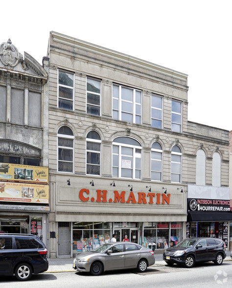 228 Main St, Paterson, NJ for sale - Primary Photo - Image 1 of 1