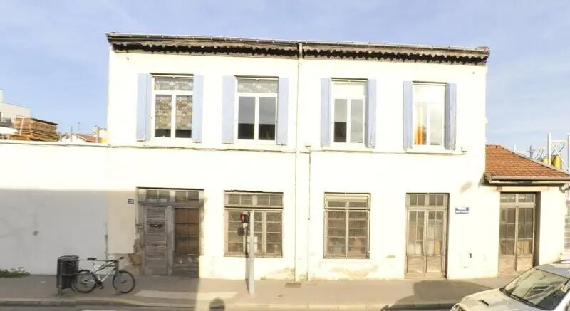 Retail in Lyon to rent Building Photo- Image 1 of 2