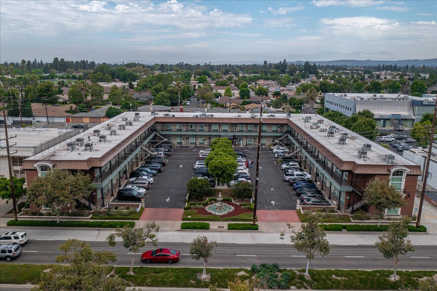 1913 E 17th St, Santa Ana, CA for sale - Building Photo - Image 1 of 1