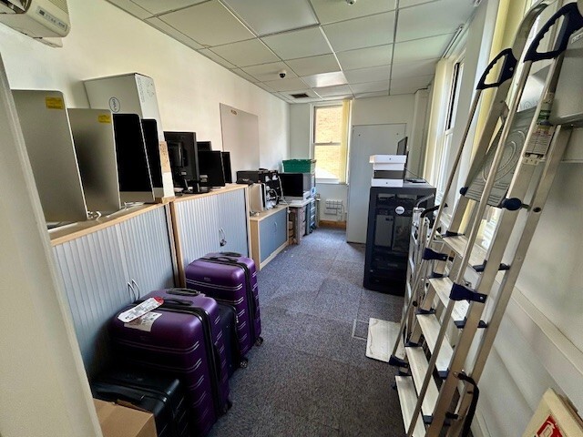 Oxford St, Newbury to rent Interior Photo- Image 1 of 8