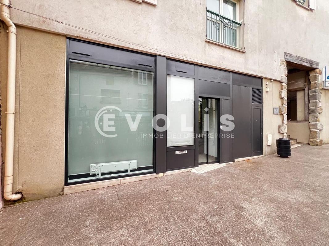 Retail in Palaiseau to rent Building Photo- Image 1 of 8