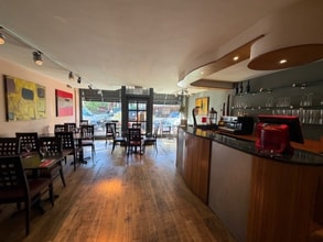 137-197 Watling St, Radlett to rent Interior Photo- Image 1 of 5