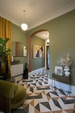 162 Buckingham Palace Rd, London to rent Interior Photo- Image 2 of 5