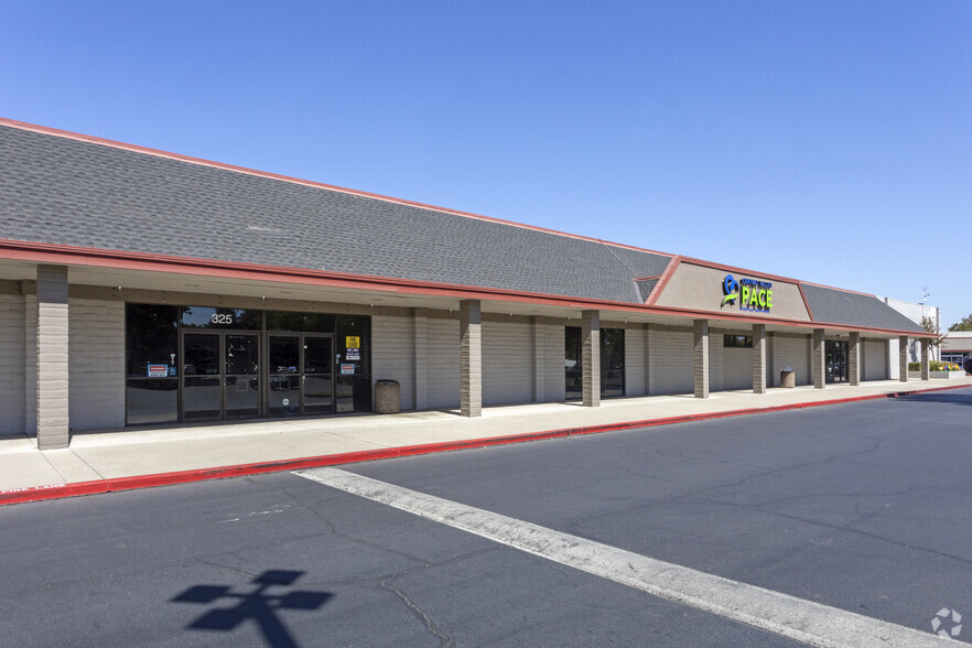 2401 E Orangeburg Ave, Modesto, CA for rent - Building Photo - Image 2 of 5