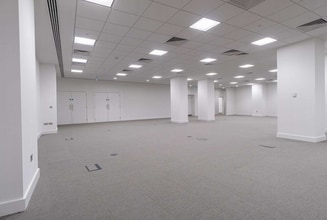 35 Park Crescent Mews, London to rent Interior Photo- Image 1 of 3