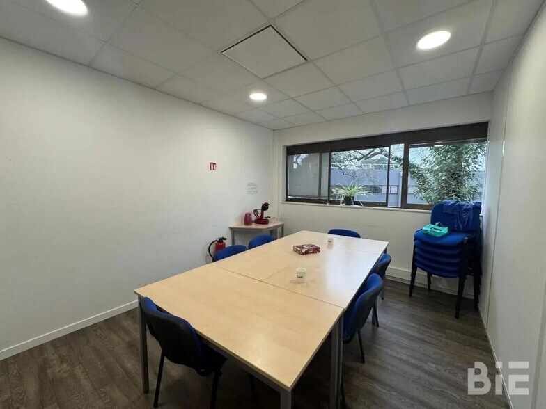Office in Mérignac to rent - Interior Photo - Image 2 of 3