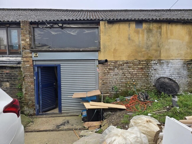 More details for 20A Hanworth Rd, Hounslow - Industrial to Rent