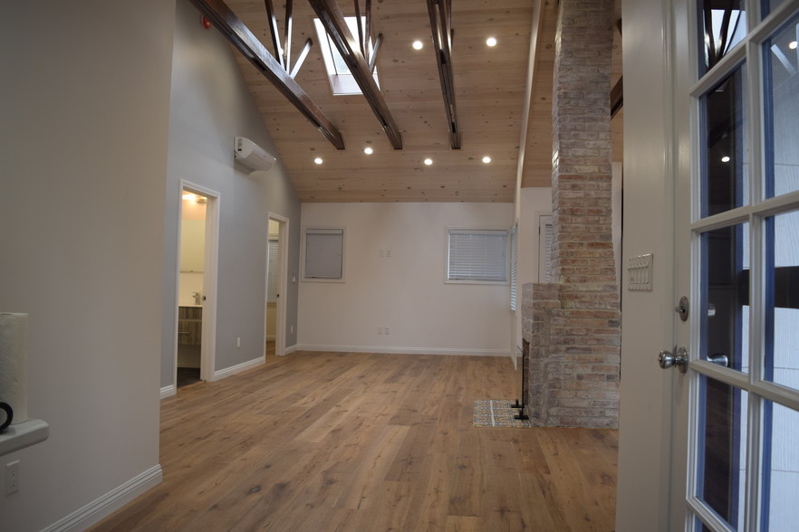 798 Main St, Venice, CA for rent - Interior Photo - Image 3 of 27