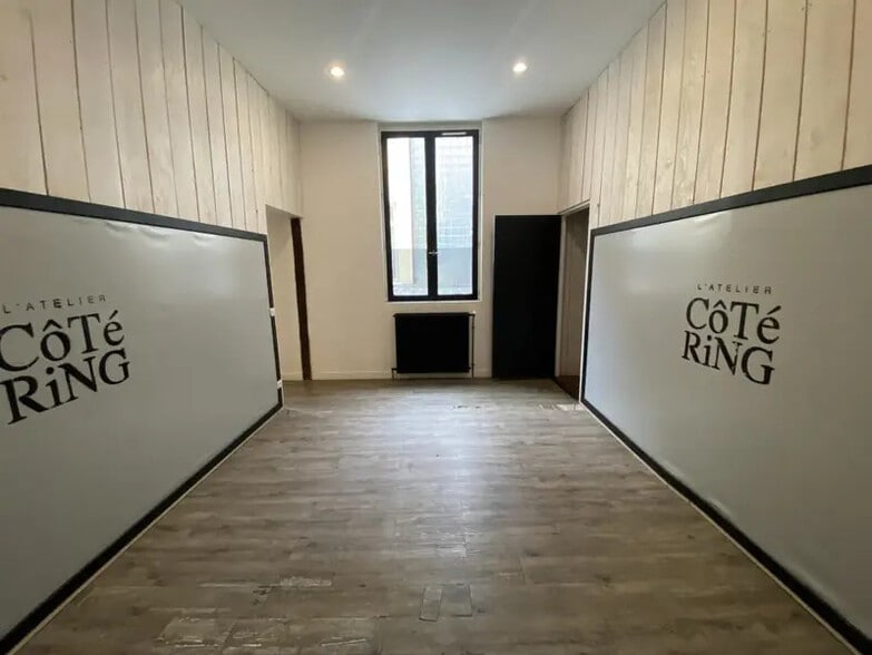 Office in Paris for sale - Interior Photo - Image 3 of 7