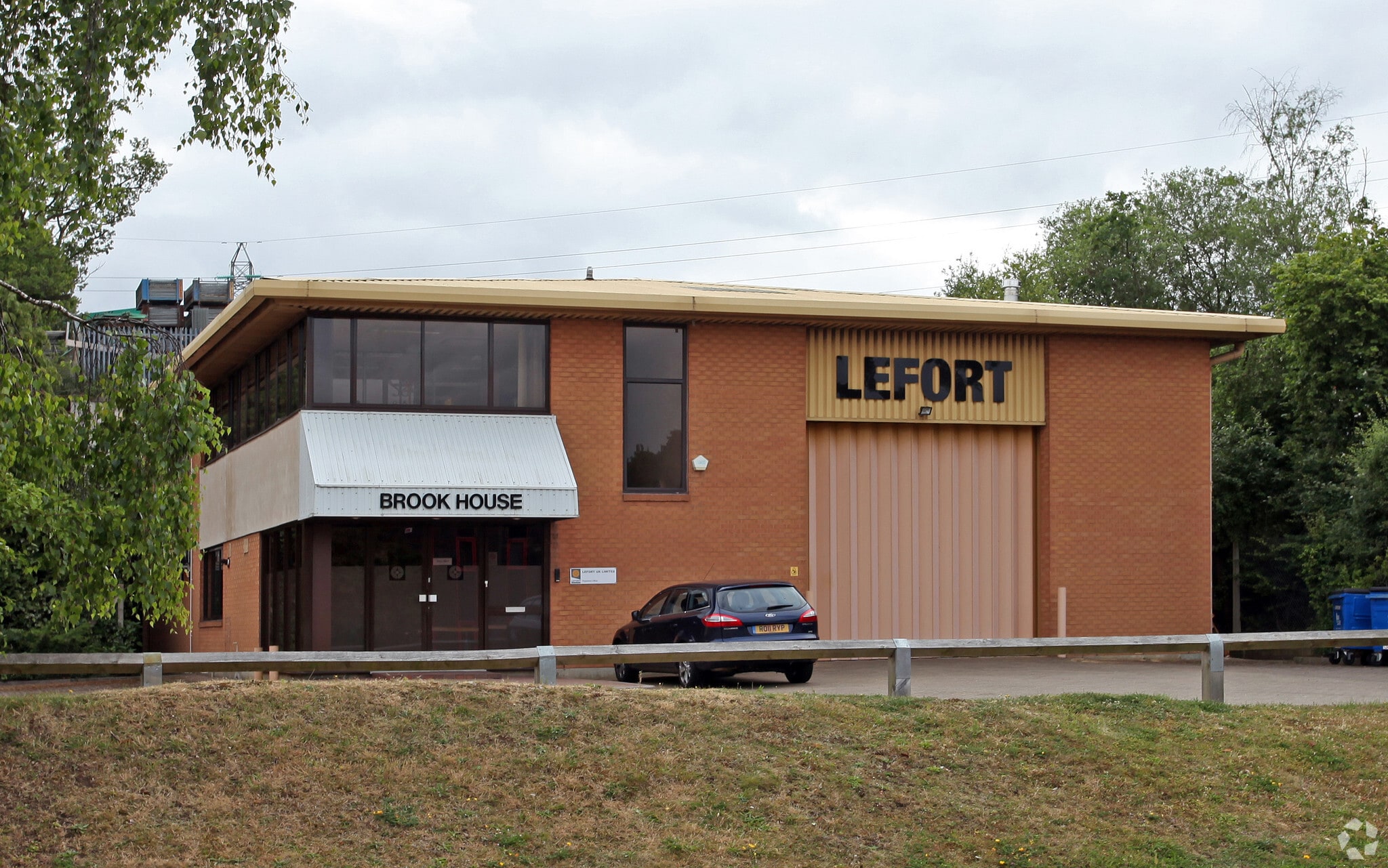 Brook House, Downmill Road, Bracknell to rent Primary Photo- Image 1 of 4