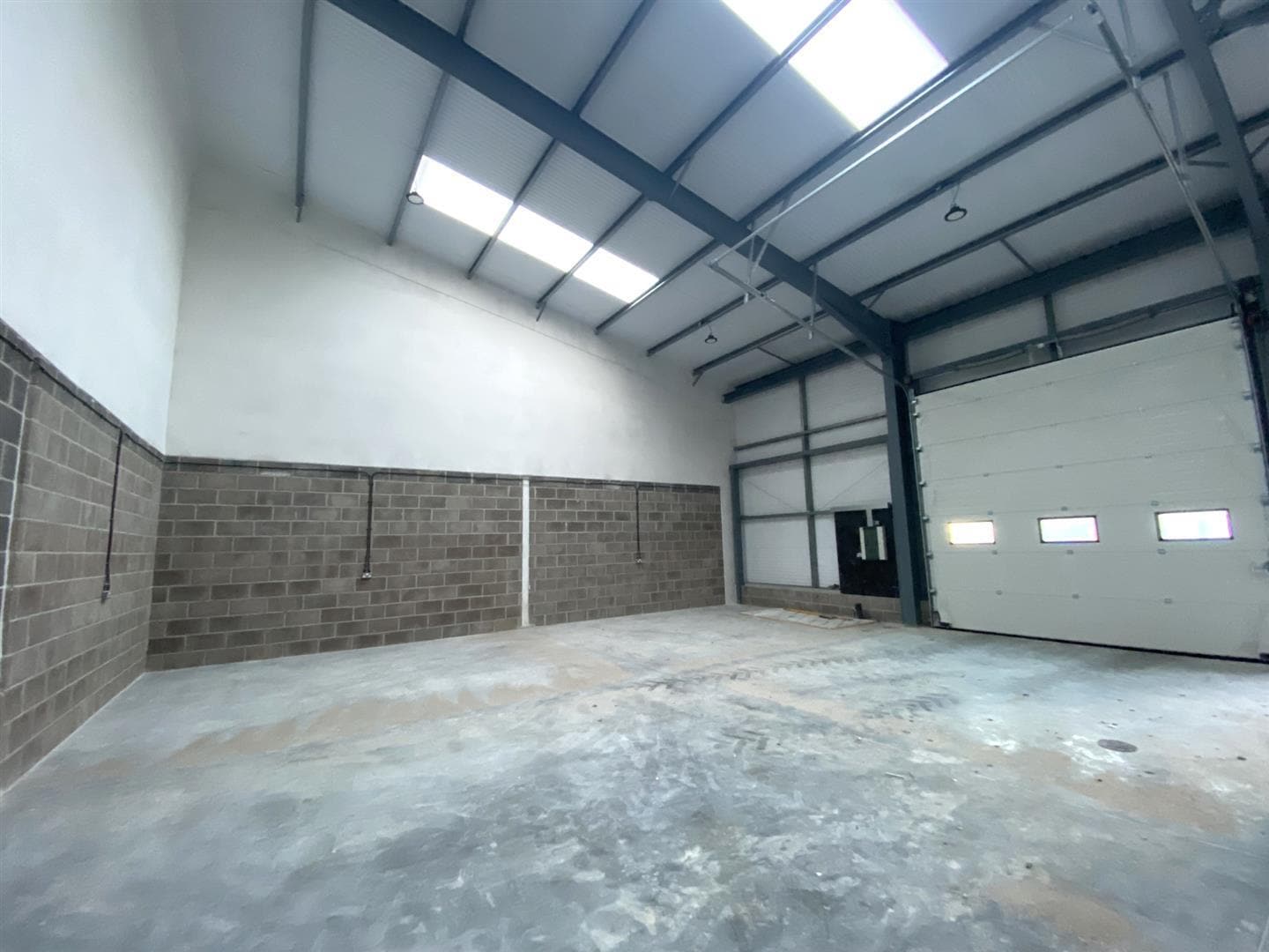 8A-8C Rolls Mill Way, Sturminster Newton to rent Interior Photo- Image 1 of 2