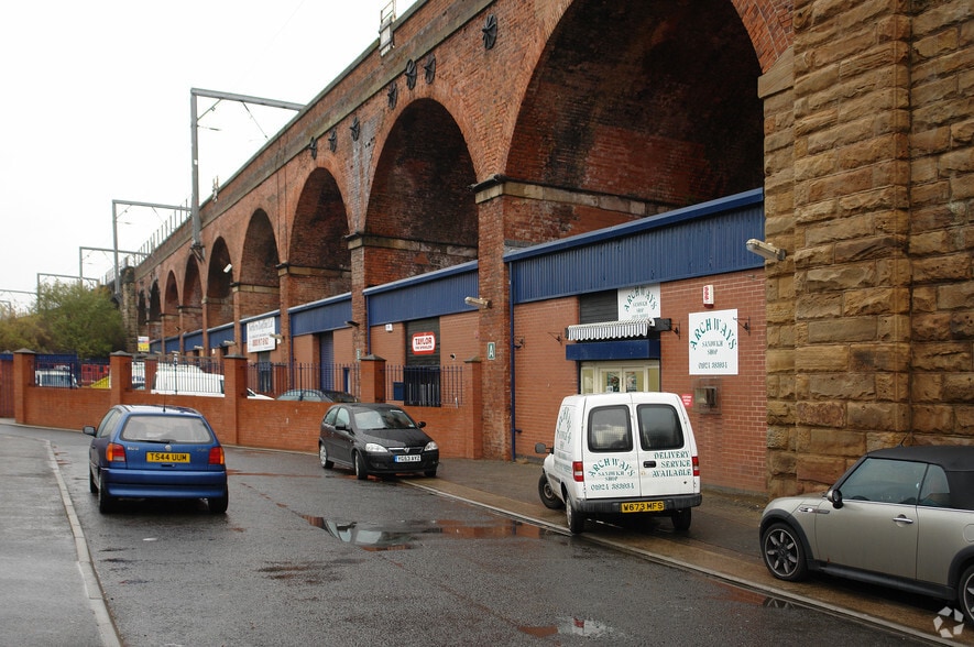 Avondale Way, Wakefield to rent - Building Photo - Image 2 of 2