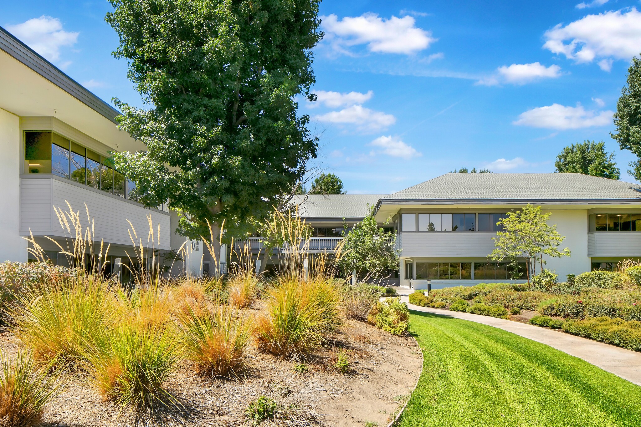 5500 Ming Ave, Bakersfield, CA to rent Building Photo- Image 1 of 40