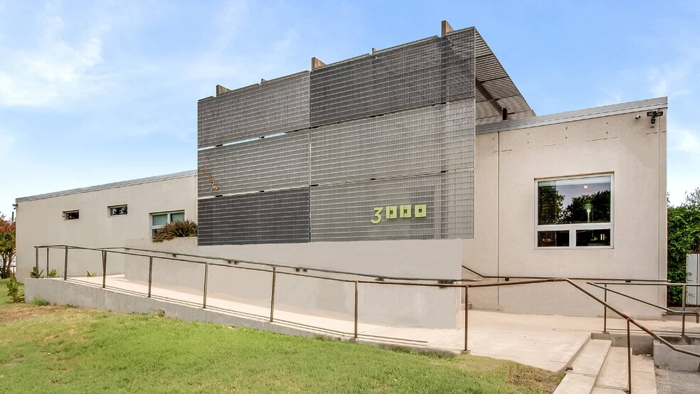 3000 E Cesar Chavez St, Austin, TX for rent - Building Photo - Image 1 of 28